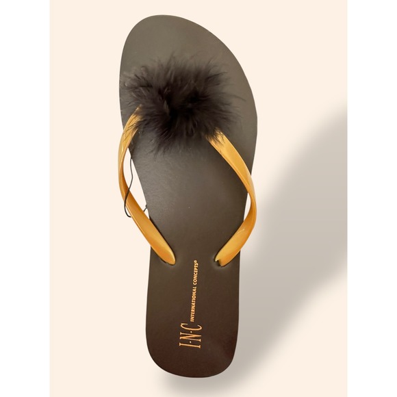 NEW INC International Concepts Black Feather Thong Sandals Womens Size 6/7 - Picture 1 of 5
